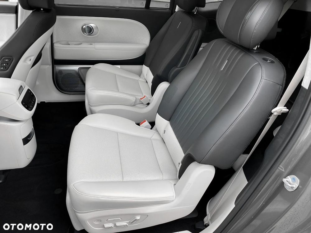 Hyundai IONIQ 9 110kWh Calligraphy AWD Performance - 24