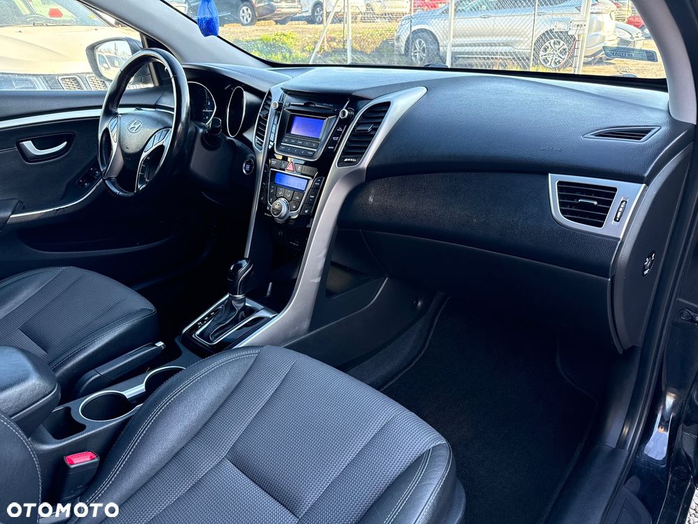 Hyundai i30 1.6 Comfort EU5 - 13