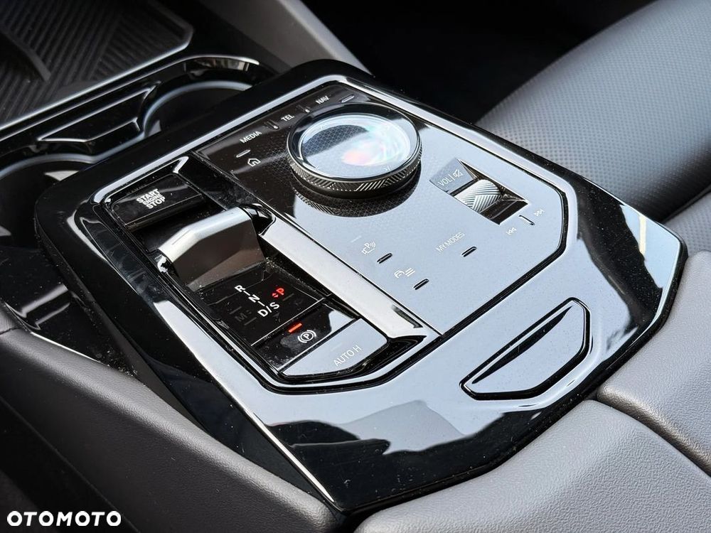 BMW Seria 5 520d - 25