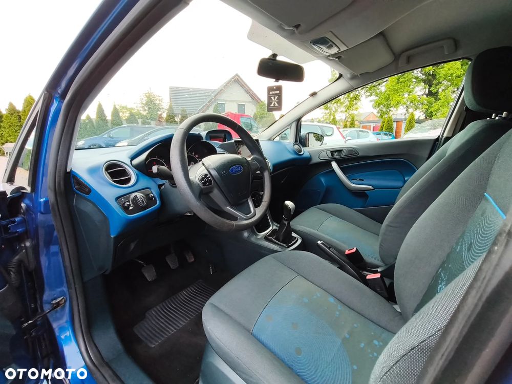 Ford Fiesta 1.3 Ghia - 25