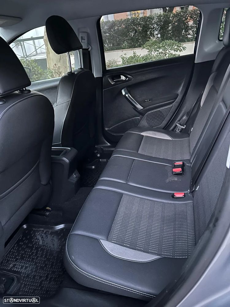 Peugeot 2008 1.2 PureTech Allure - 11