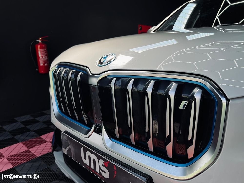 BMW iX1 xDrive30 - 8