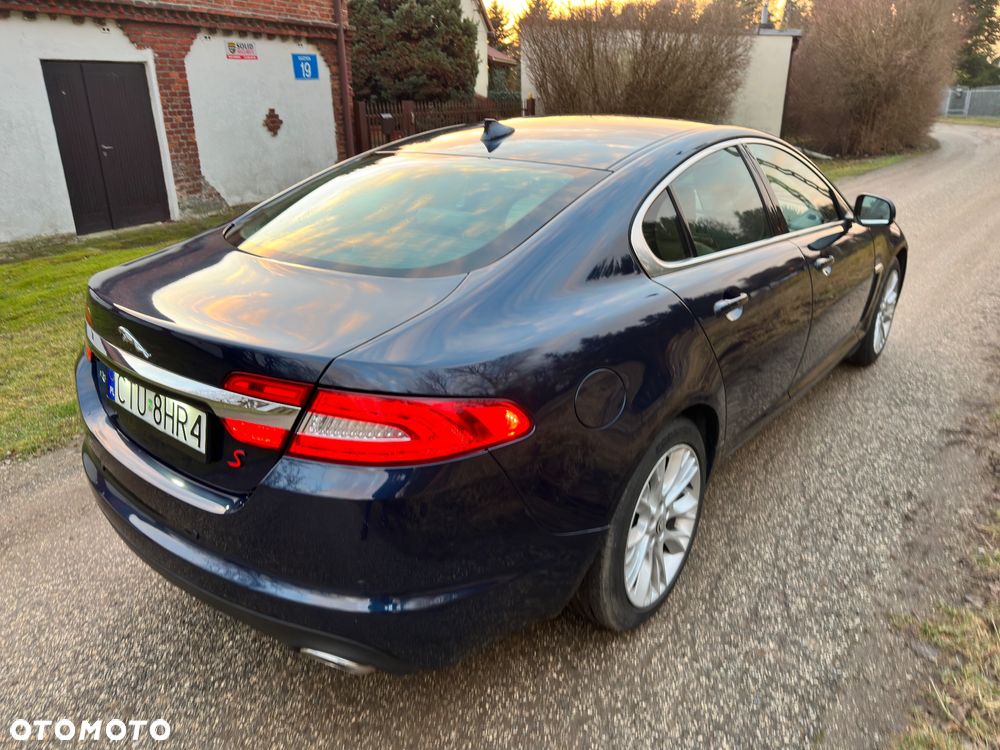 Jaguar XF 2.2 D Luxury - 31