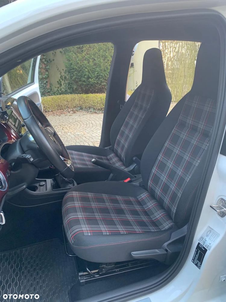 Volkswagen up! - 8
