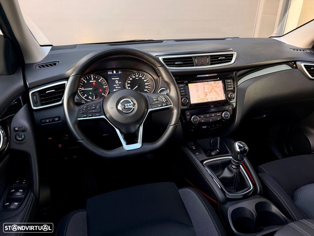 Nissan Qashqai 1.5 dCi N-Connecta J18 - 10