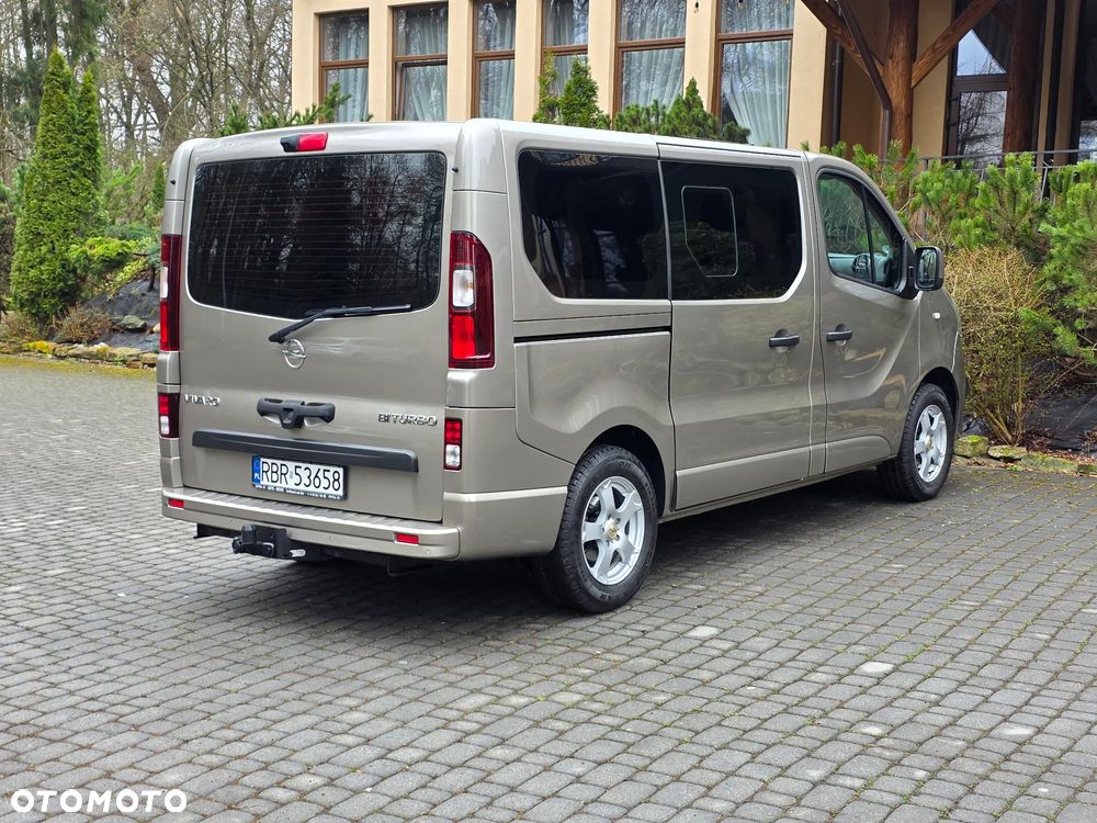 Opel Vivaro - 11
