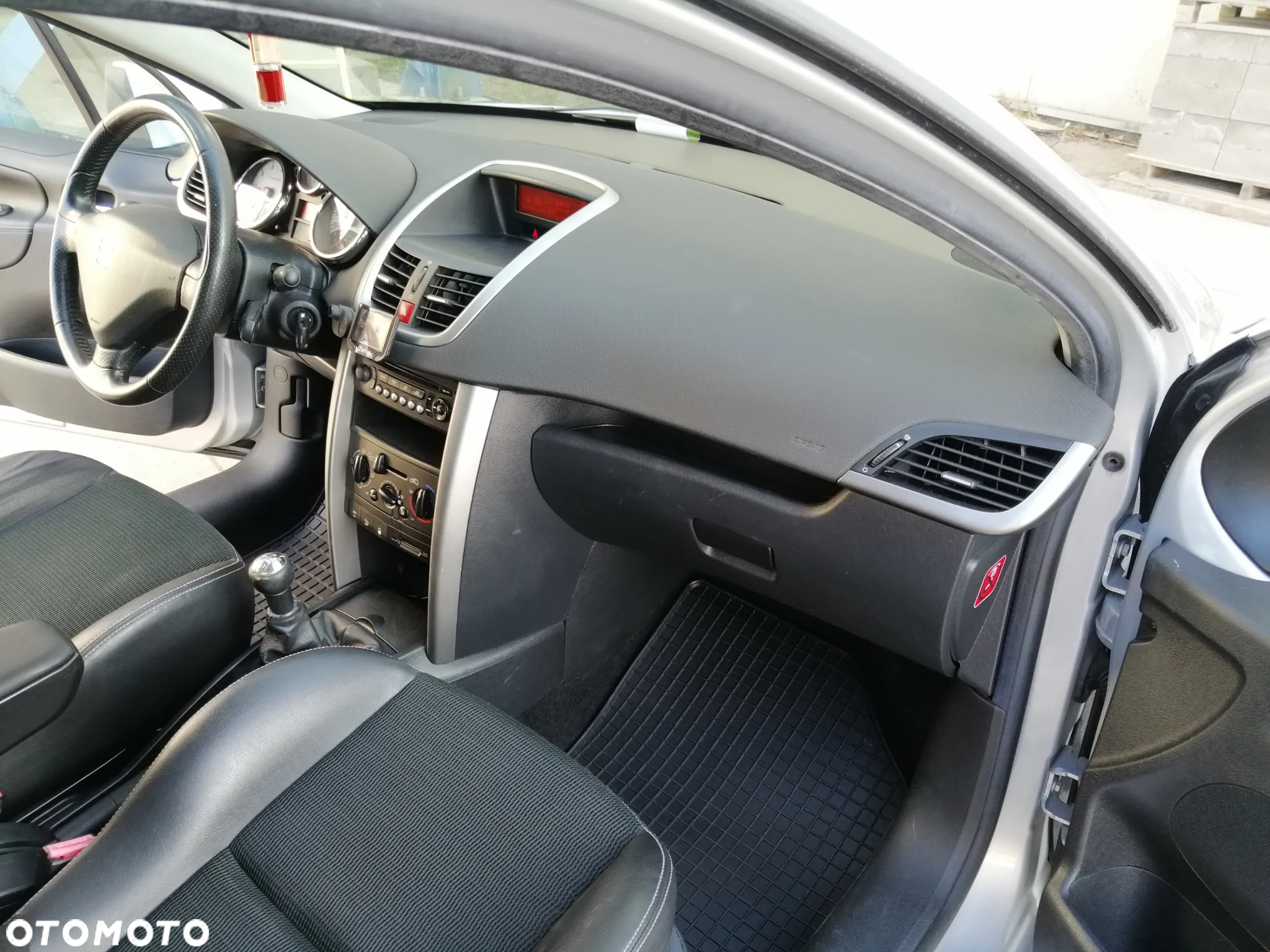 Peugeot 207 1.6 VTi Outdoor - 11