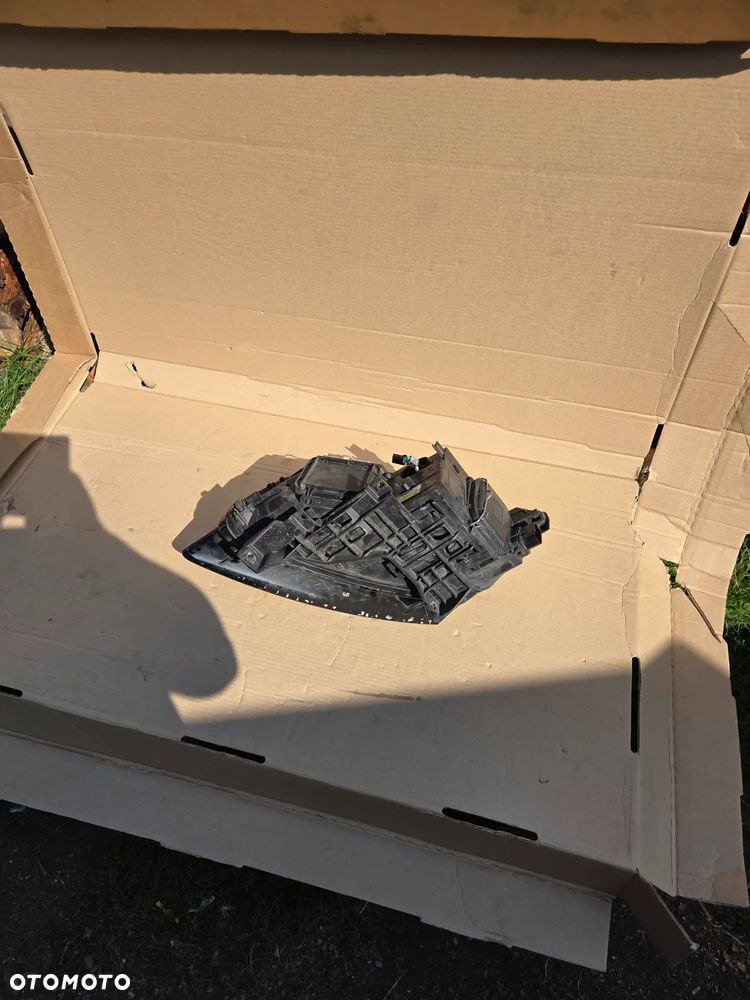 Lampa prawa przód przednia Audi Q5 Q-5 I Xenon 8R0941004AF 2008-2012 Reflektor prawy przód przedni Audi Q5 I 8R Xenon - 11