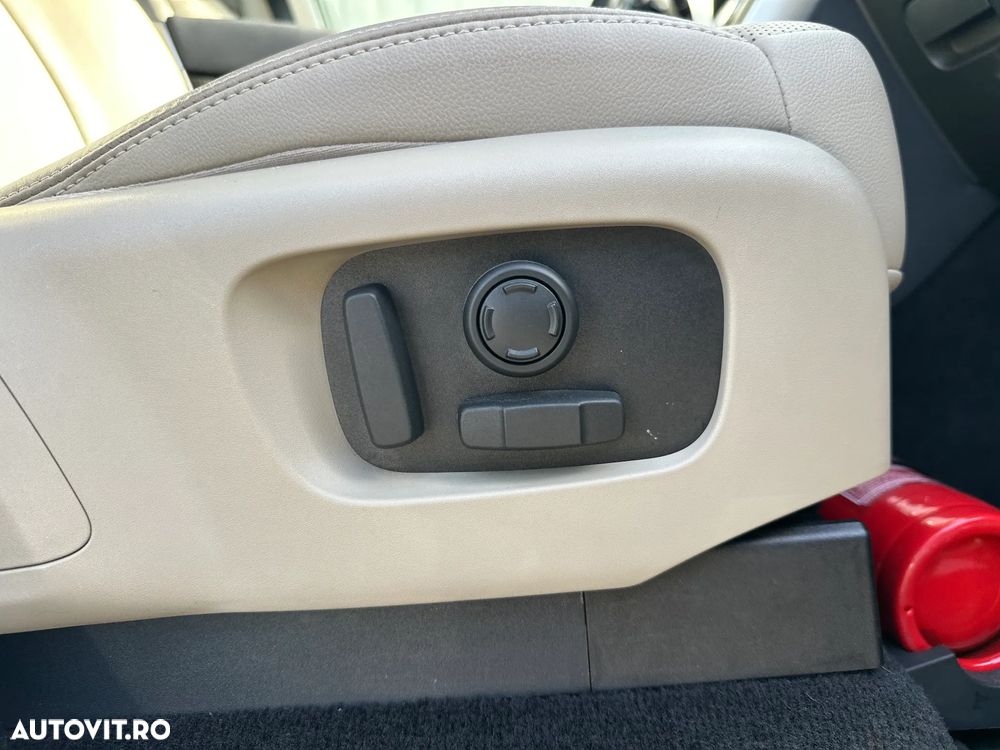 Land Rover Discovery 3.0 L SD6 HSE - 26