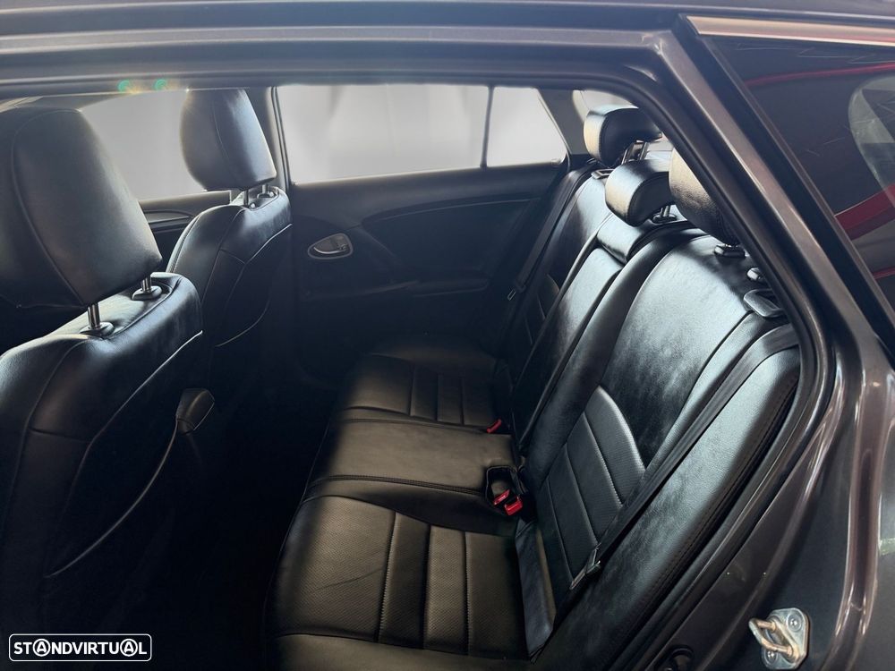 Toyota Avensis SW - 9