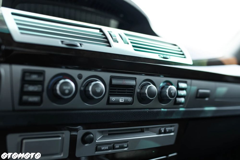 BMW Seria 7 750i - 22