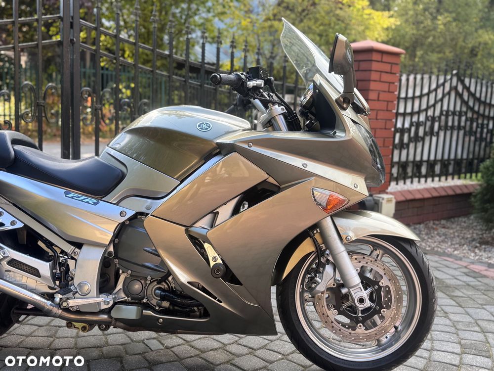 Yamaha FJR - 10