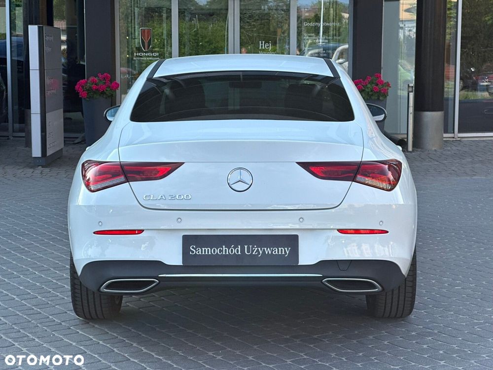 Mercedes-Benz CLA 200 Progressive 7G-DCT - 4