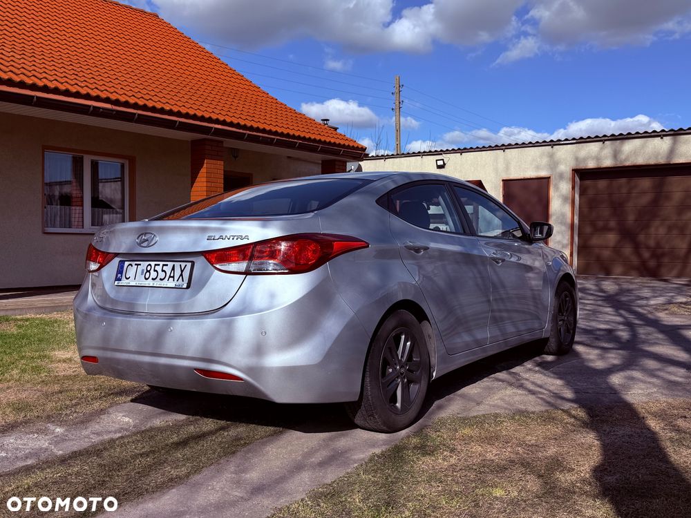 Hyundai Elantra 1.6 Comfort - 7