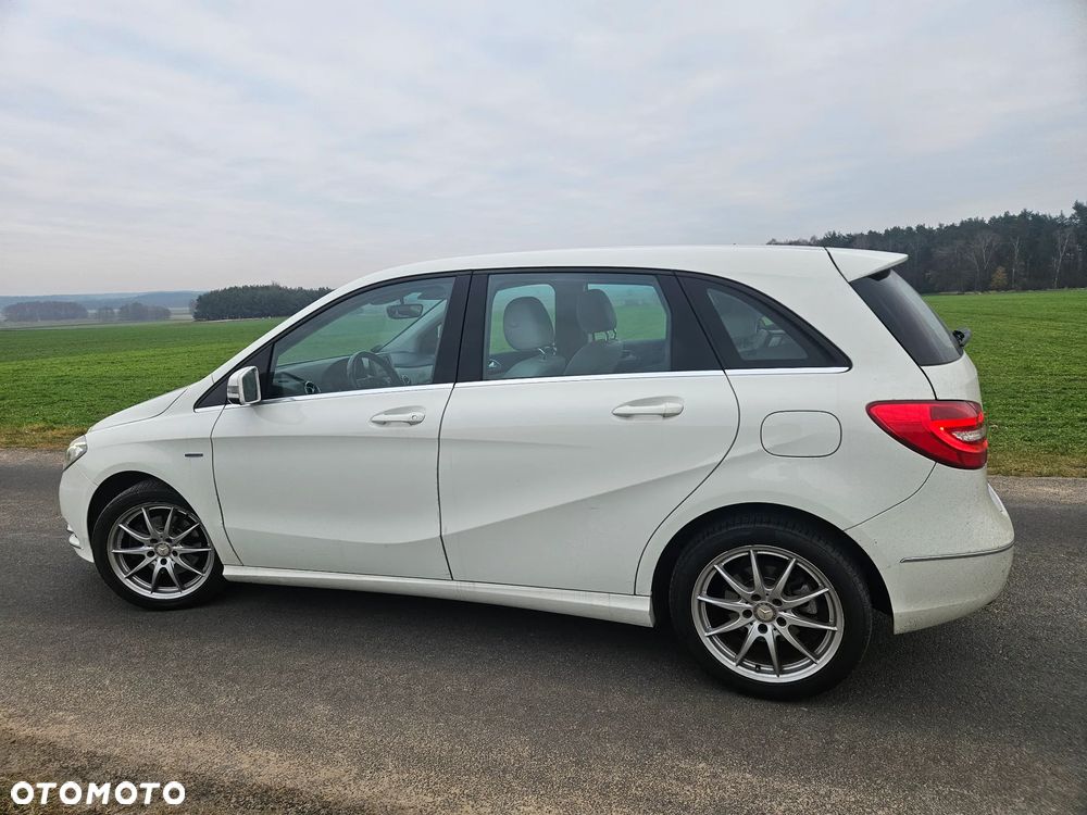 Mercedes-Benz Klasa B 180 BlueEFFICIENCY Edition Style - 15