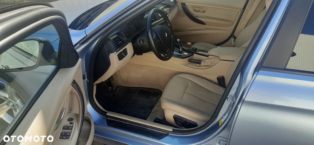 BMW Seria 3 320i - 6