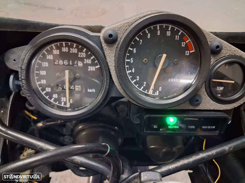 Yamaha FZR - 20