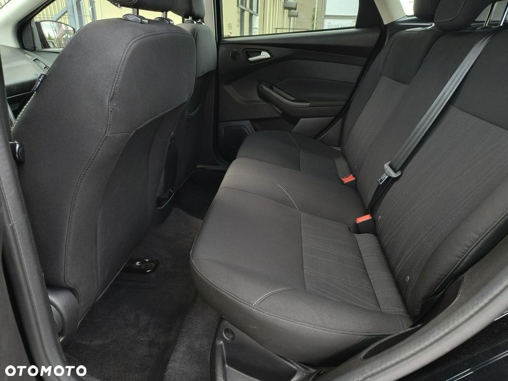 Ford Focus - 25