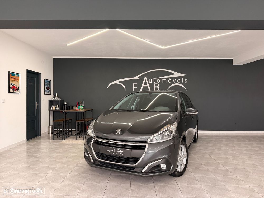 Peugeot 208 1.2 PureTech Style - 1