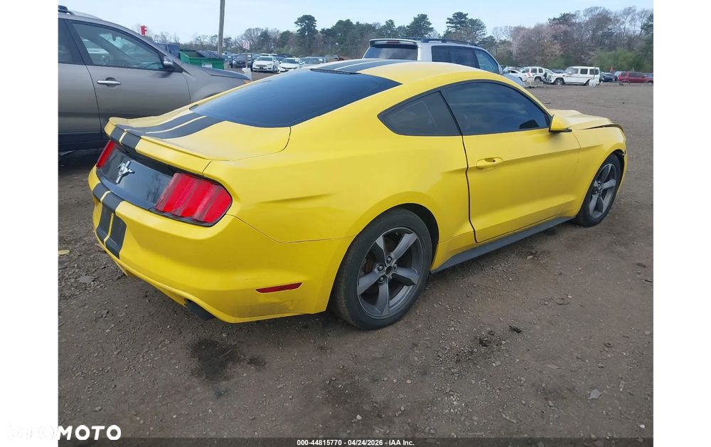 Ford Mustang - 4