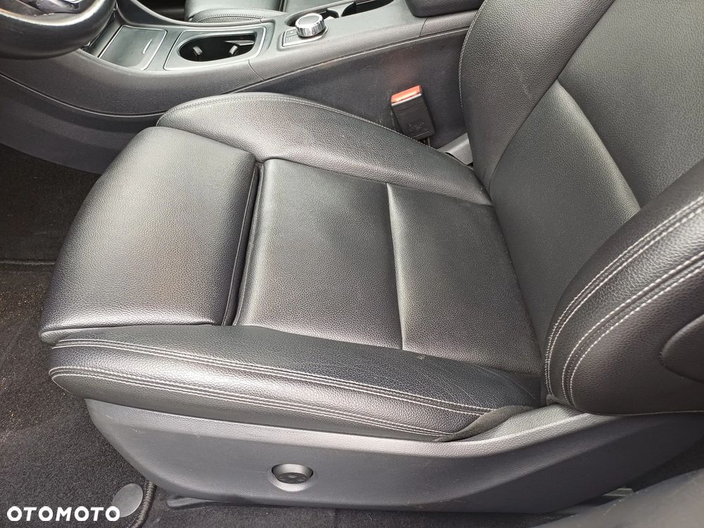 Mercedes-Benz CLA 250 4Matic 7G-DCT UrbanStyle Edition - 13