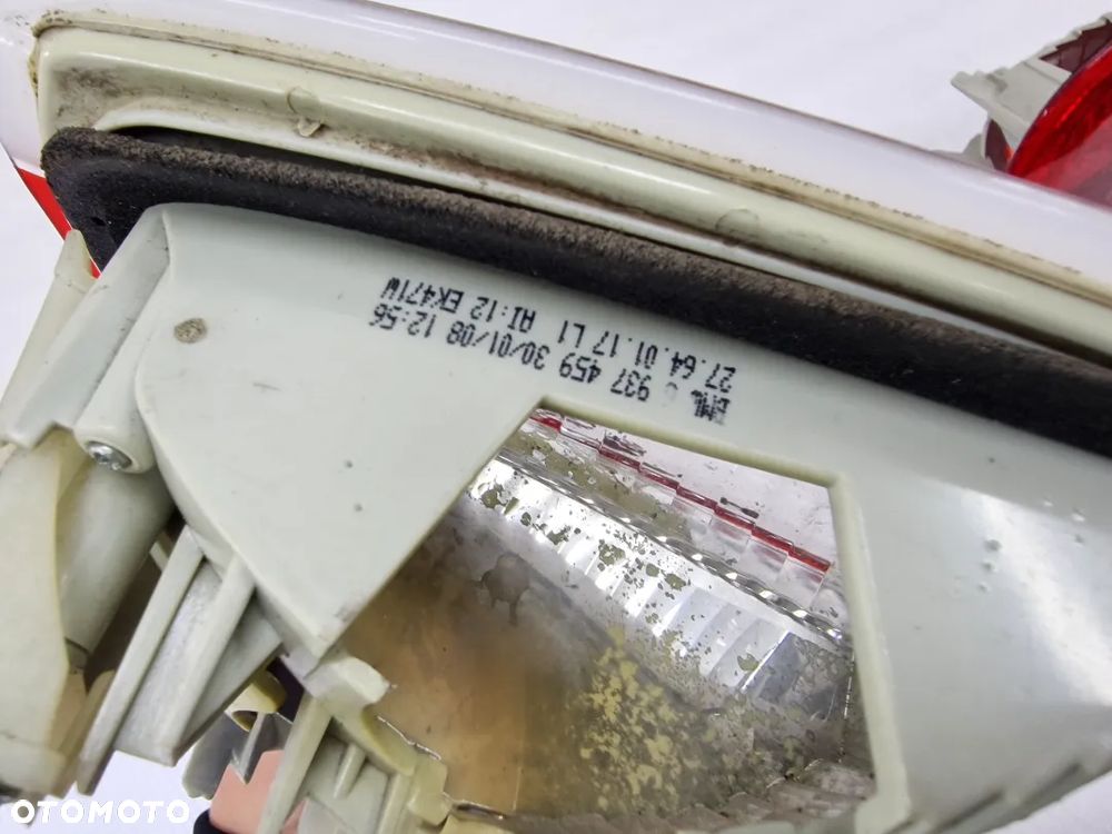 BMW E90 05- LEWA / PRAWA LAMPA W KLAPĘ TYLNA TYLNIA TYŁ , NR 6937459 / 6937460 , NR AUKCJI LMT19 - 6