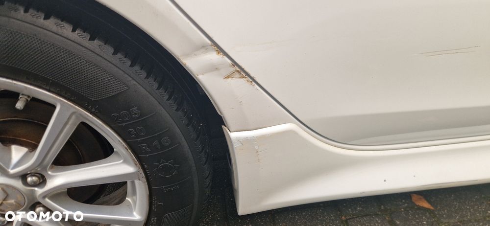 Mitsubishi Lancer 1.6 Intense - 13