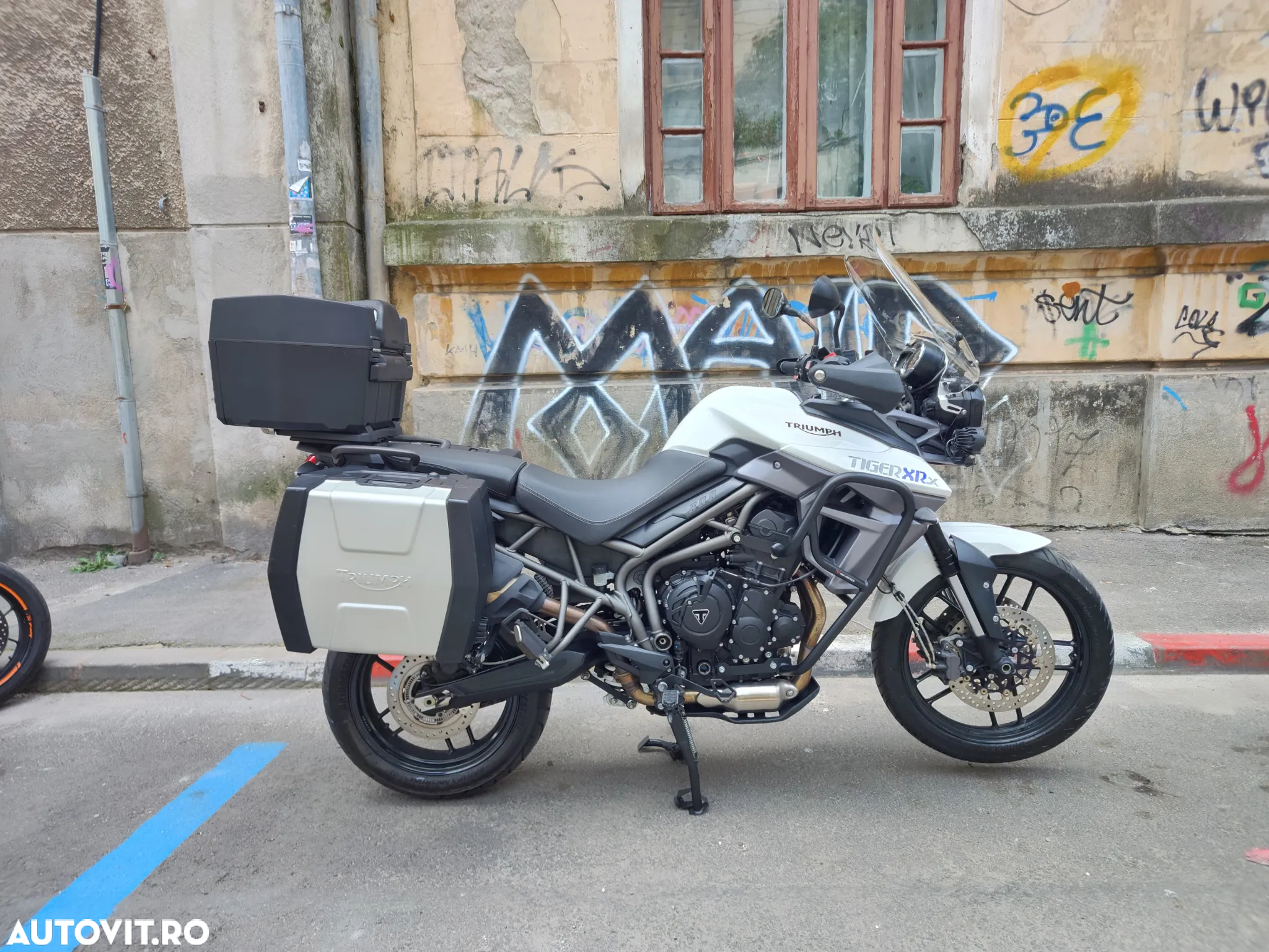 Triumph Tiger 800 XRx - 6