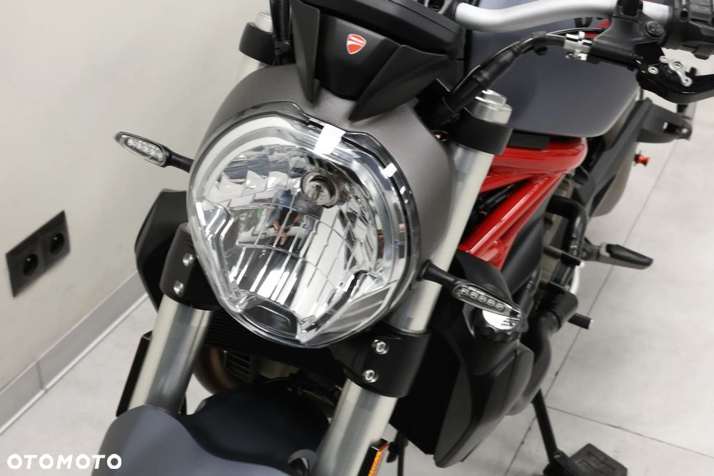 Ducati Monster - 20