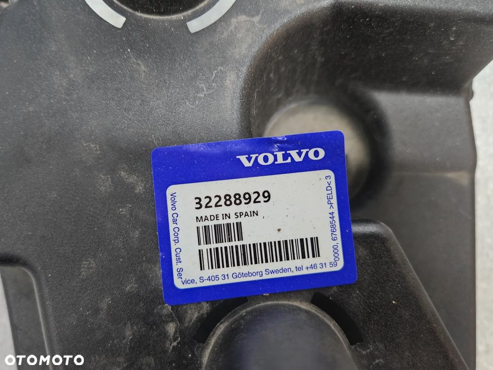 Volvo XC60 mocowanie błotnika prawe - 3