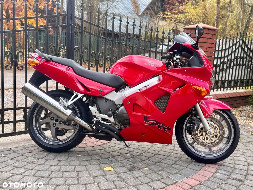 Honda VFR - 3