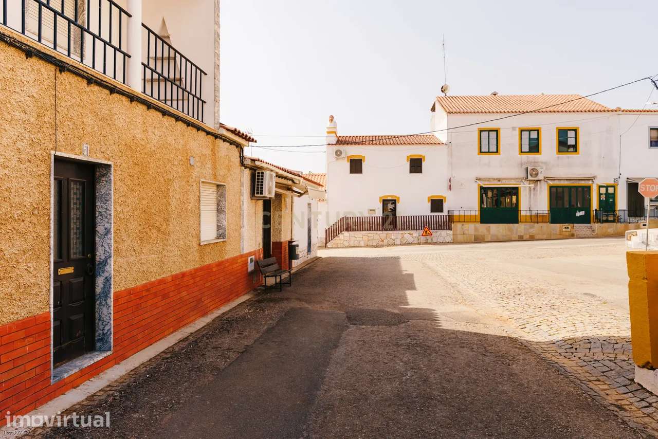 Moradia T3 com Logradouro em Santo Amaro  a 18 min. de Estremoz - Grande imagem: 2/38