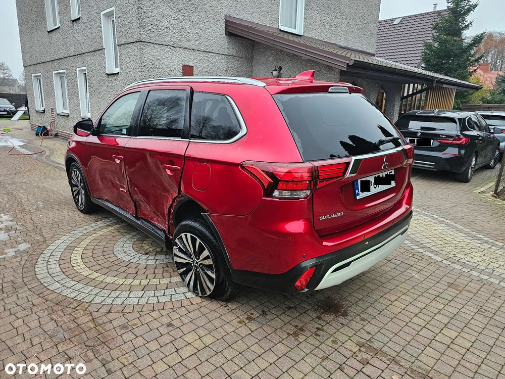 Mitsubishi Outlander 2.0 Intense + Navi 4WD CVT - 10