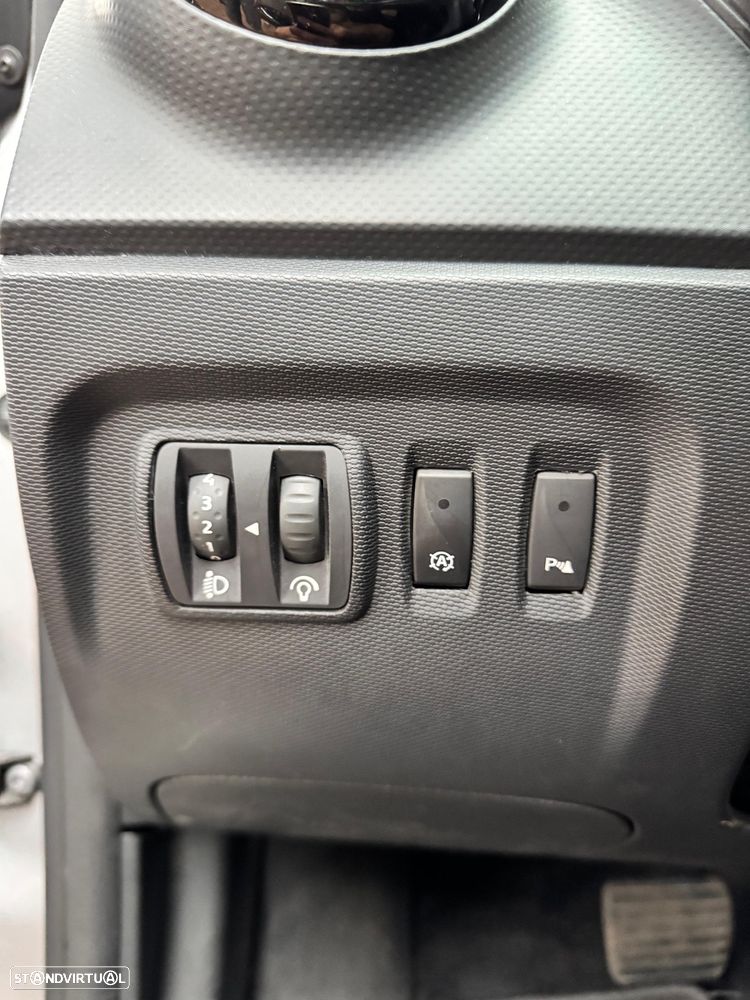 Renault Captur 1.5 dCi Sport EDC - 26