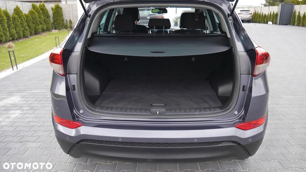Hyundai Tucson blue 1.7 CRDi 2WD Intro Edition - 33