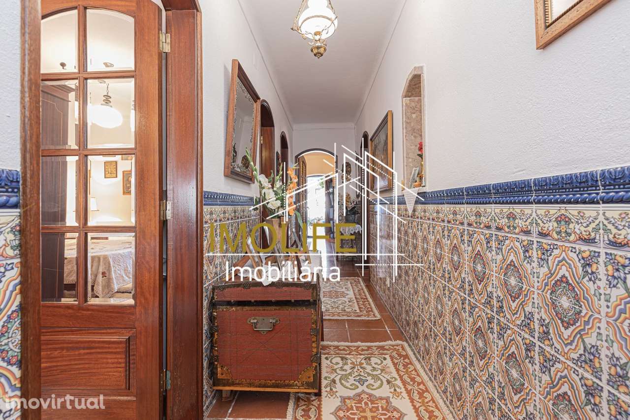 Moradia T1 + T3 no centro da Vila de Mora - Grande imagem: 5/60