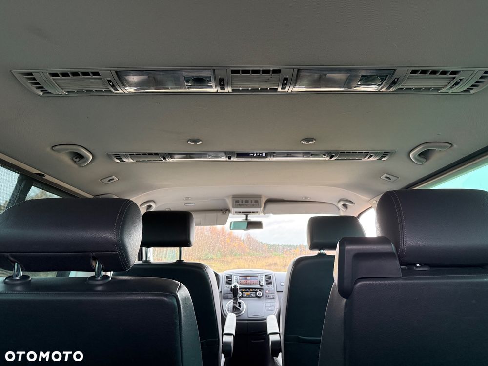 Volkswagen Multivan - 26