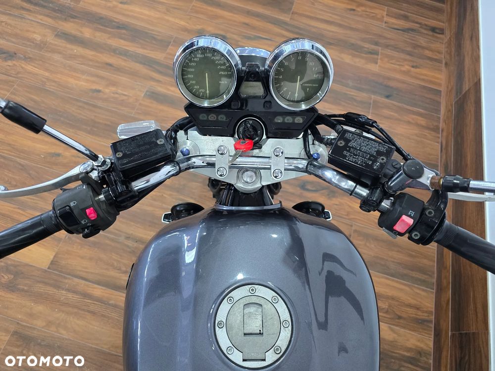 Yamaha XJR - 14