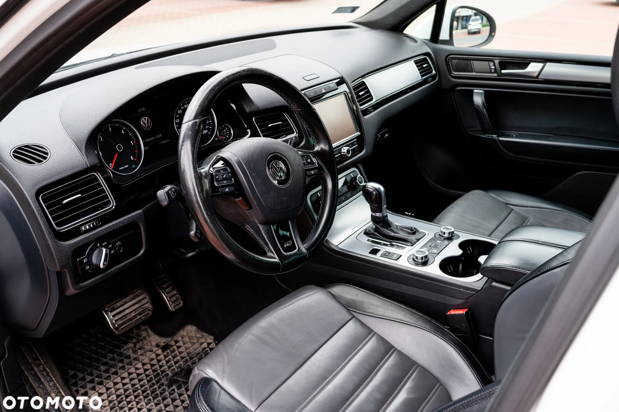Volkswagen Touareg 3.0 V6 TDI BMT R-Style - 10