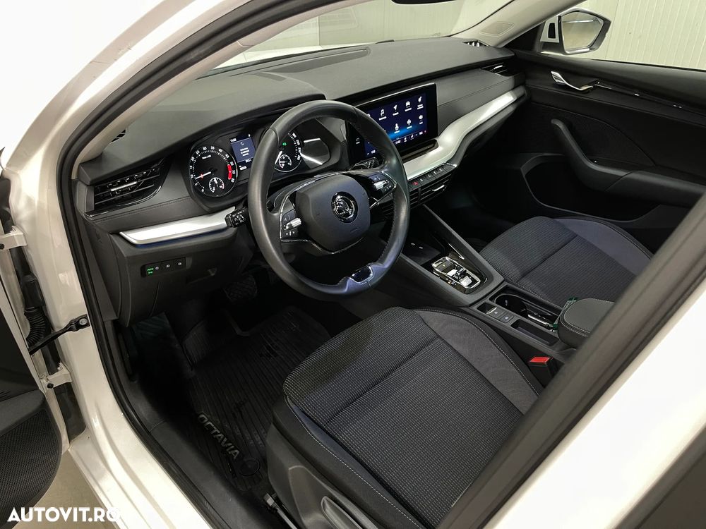 Skoda Octavia 2.0 TDI DSG Ambition - 6