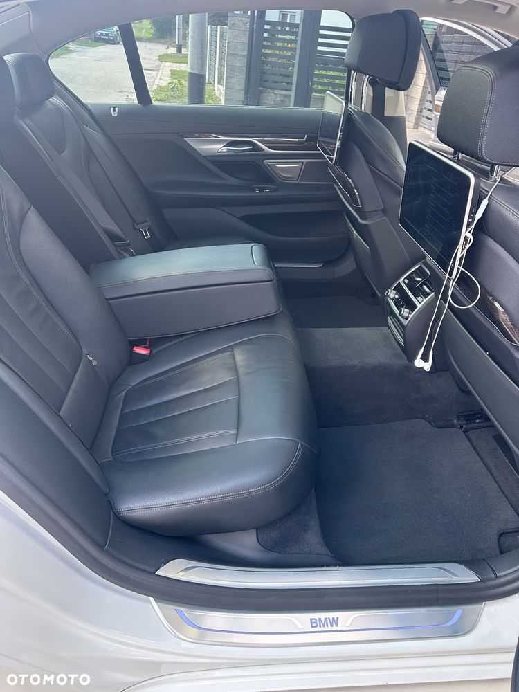 BMW Seria 7 740Li xDrive - 30