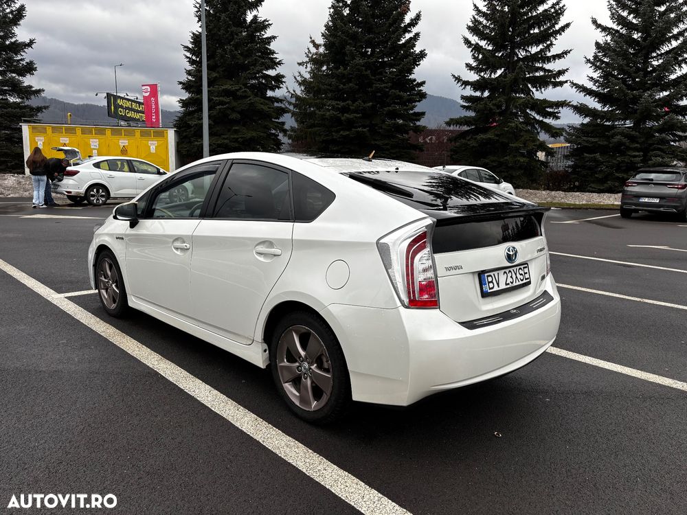 Toyota Prius (Hybrid) Sol - 6