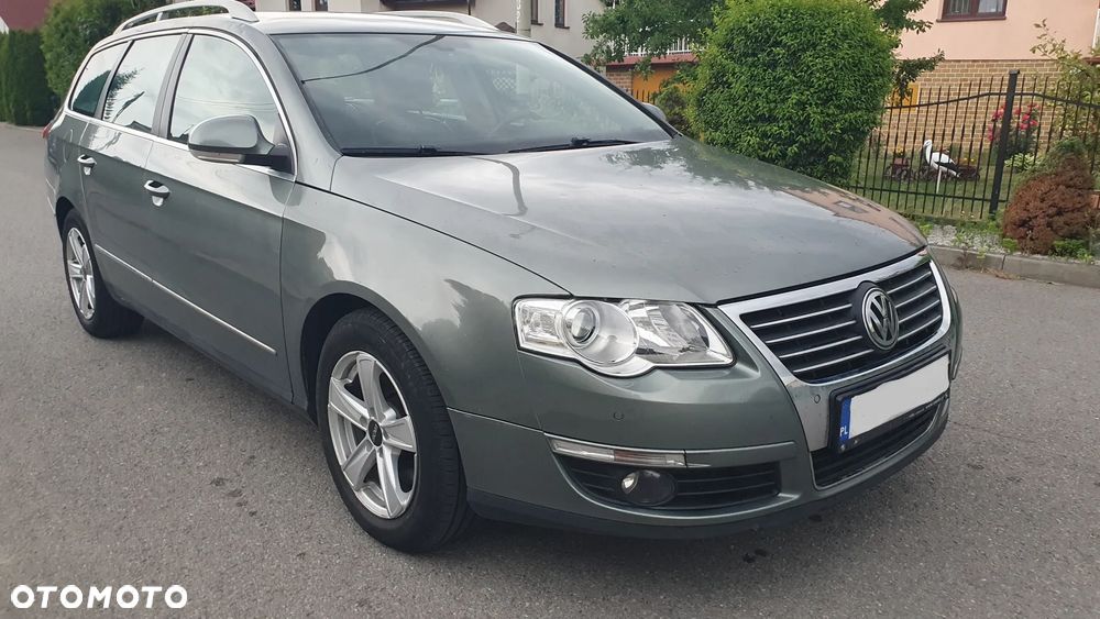 Volkswagen Passat - 1