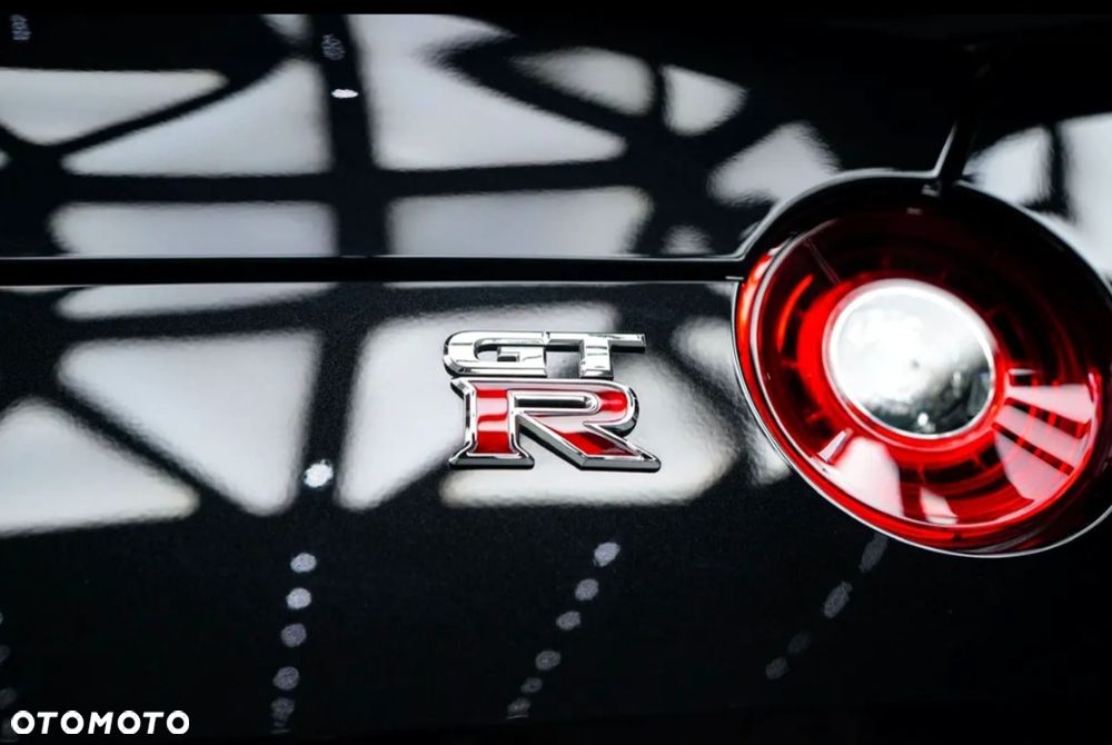 Nissan GT-R - 3