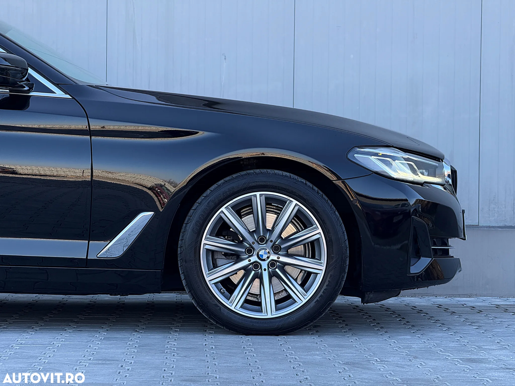 BMW Seria 5 520d Aut. Luxury Line - 11