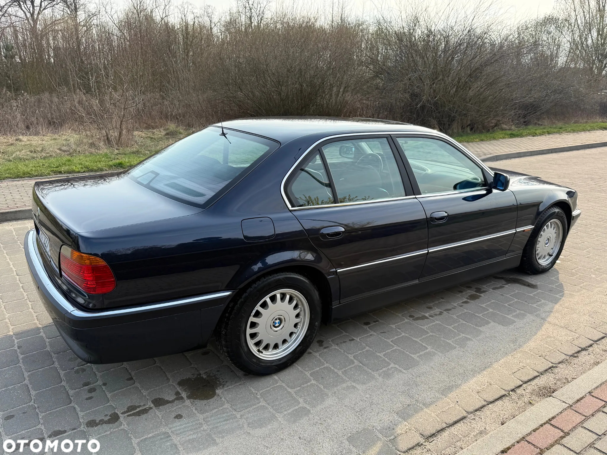 BMW Seria 7 740i - 8