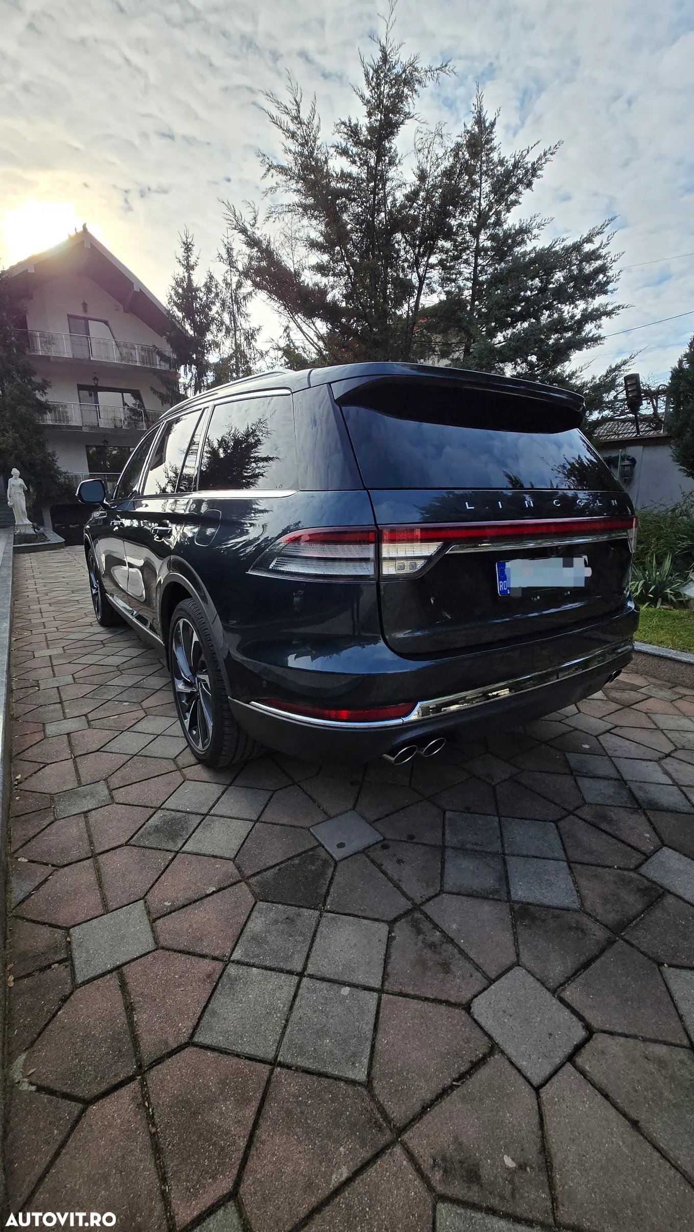 Lincoln Aviator - 3