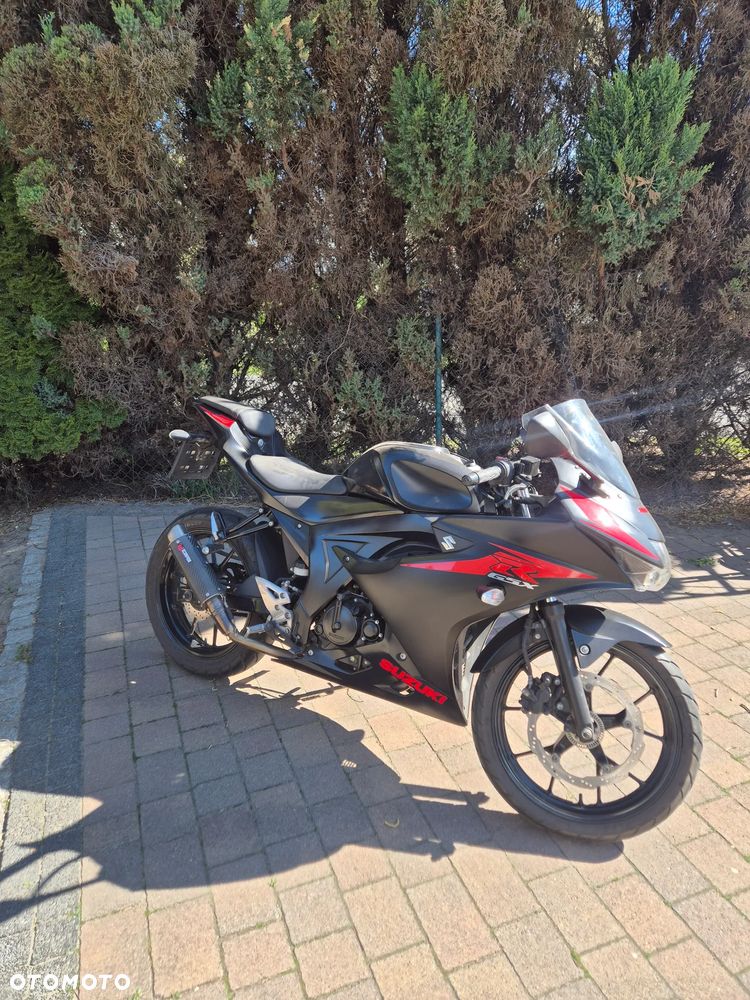 Suzuki GSX - 21