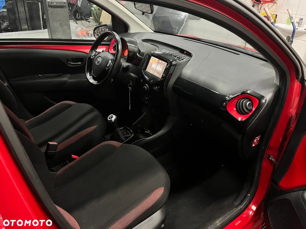 Toyota Aygo x-play Edition S+ - 13