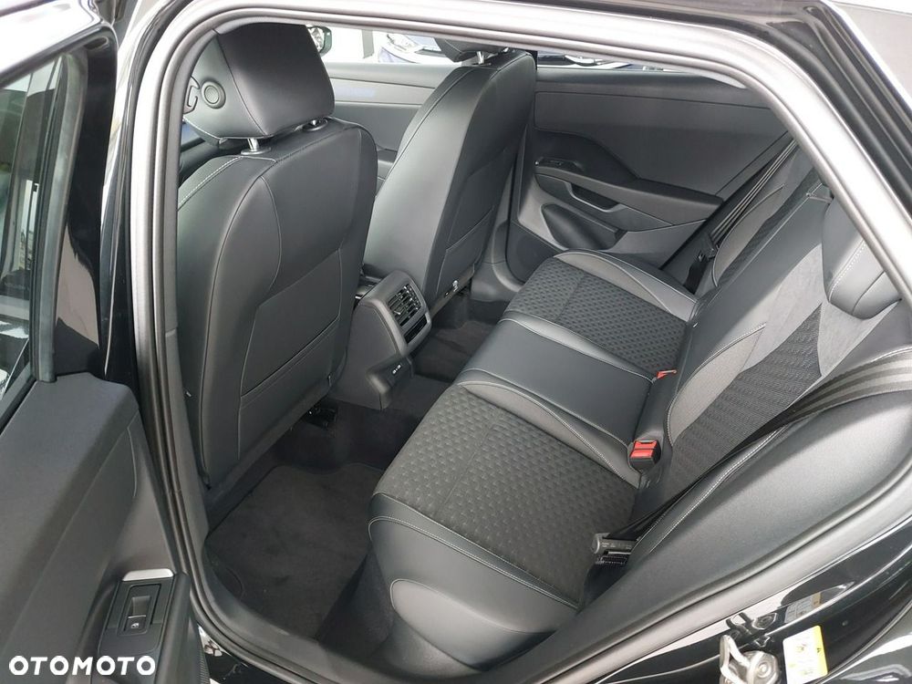 Volkswagen T-Roc - 12